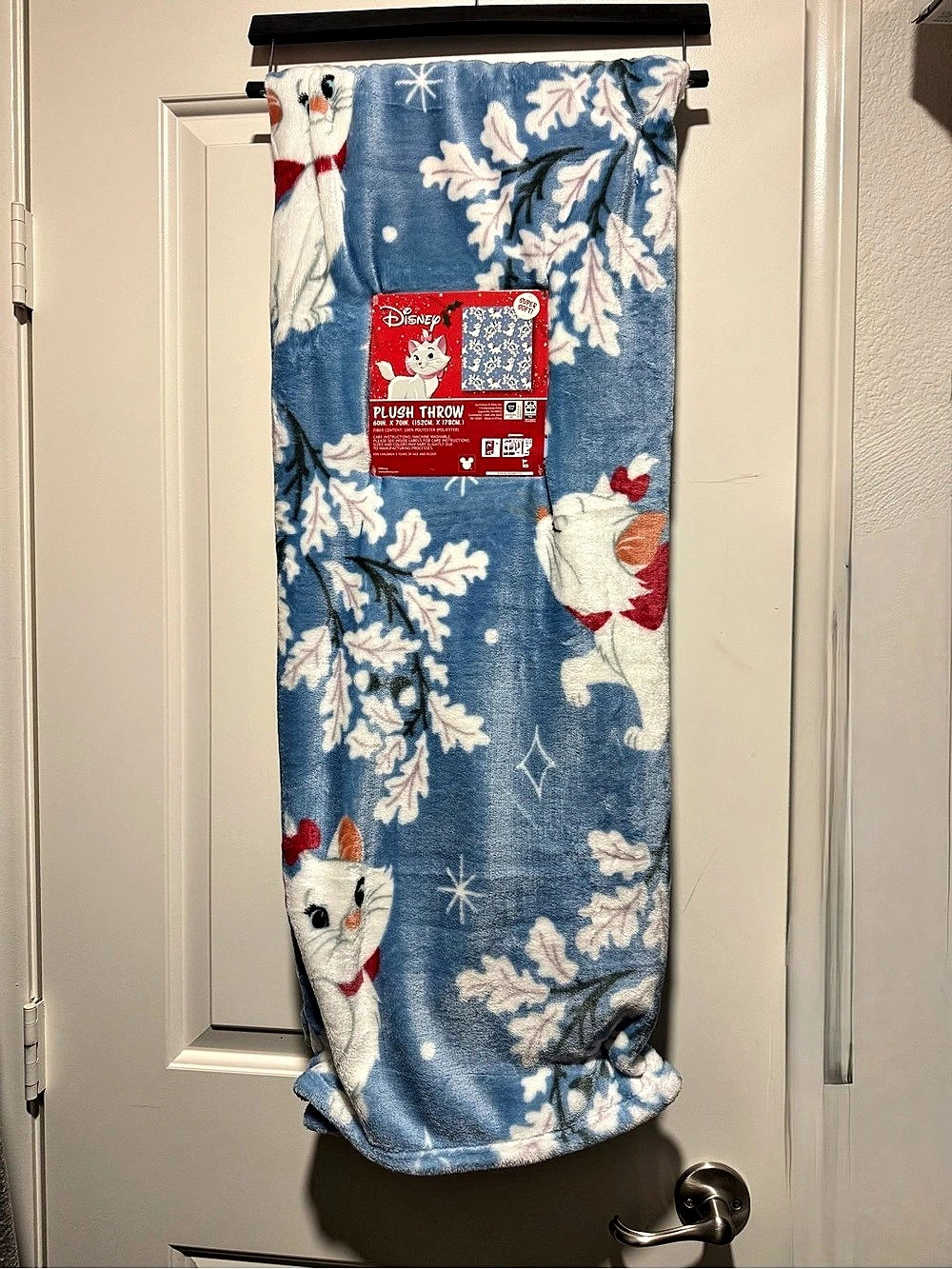 Disney Aristocats Marie Plush Christmas Throw NWT